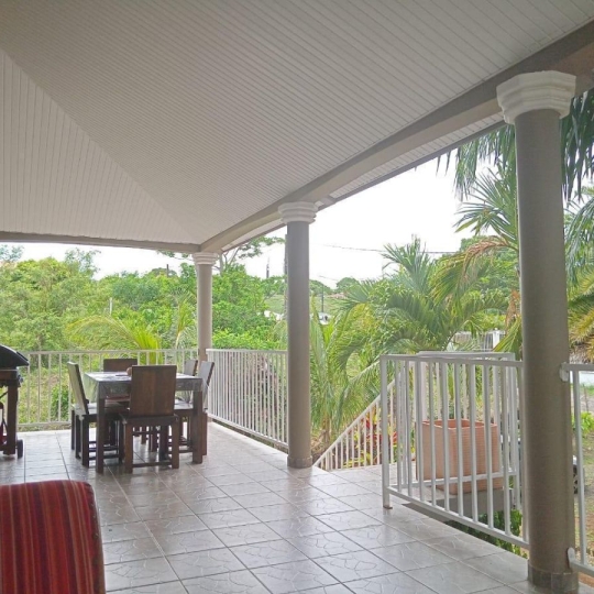  Annonces SAINTMAUR : Maison / Villa | LE LAMENTIN (97232) | 100 m2 | 1 850 &euro; 