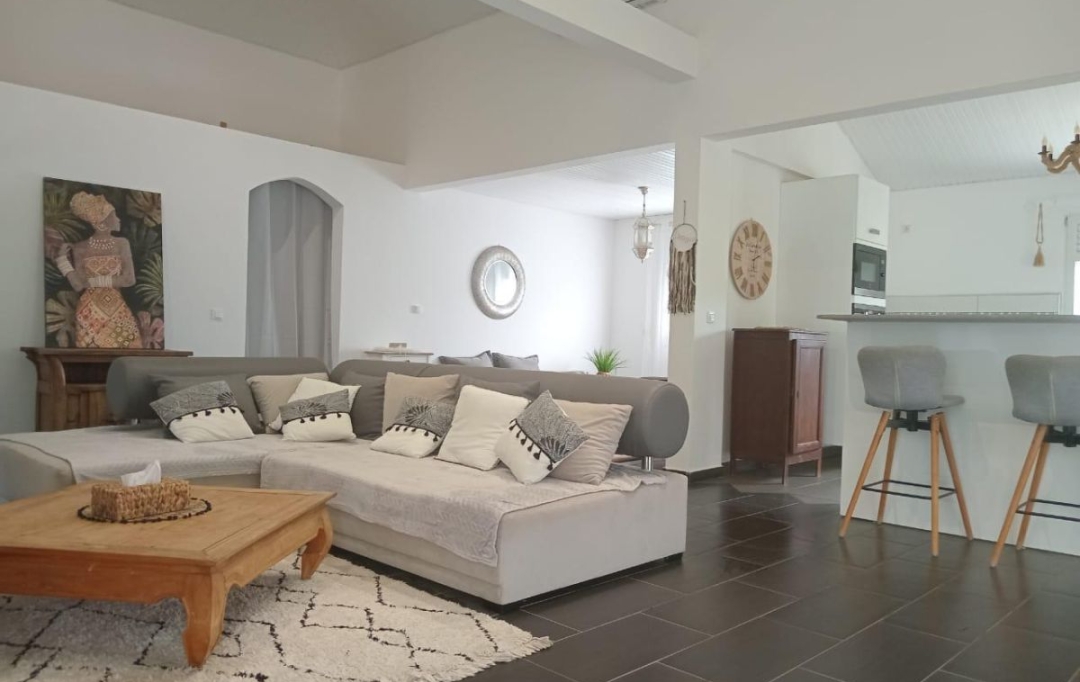 Annonces SAINTMAUR : Maison / Villa | LE LAMENTIN (97232) | 100 m2 | 1 850 &euro; 