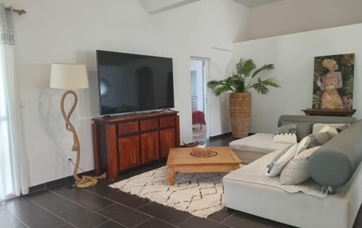  Annonces SAINTMAUR Maison / Villa | LE LAMENTIN (97232) | 100 m2 | 1 850 € 